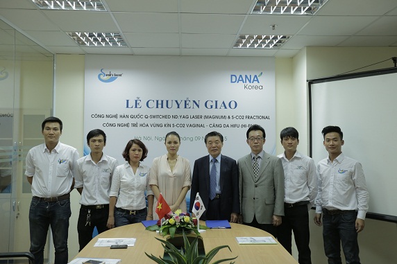 Sarah Le chính thức ký kết hợp đồng độc quyền tại Việt Nam